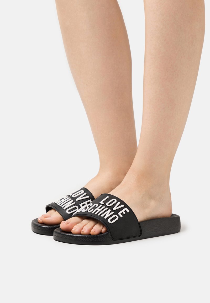 sandales love moschino