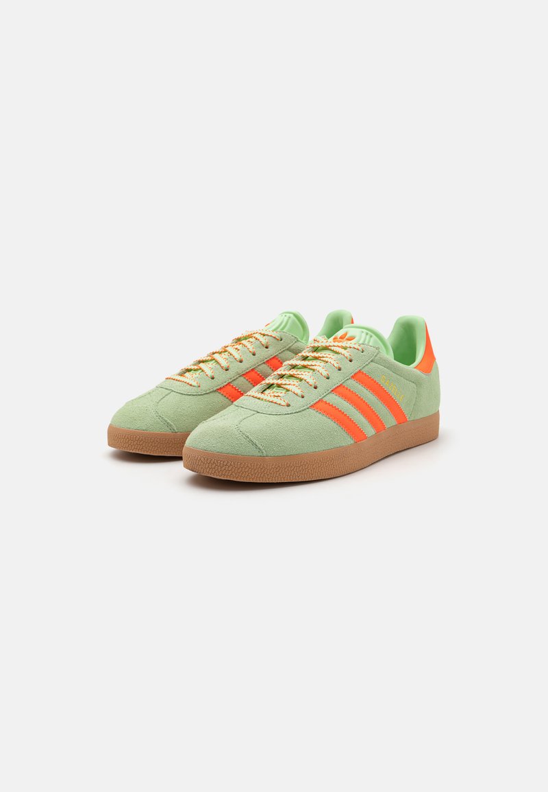adidas Originals GAZELLE W - Trainers - semi green spark/solar orange/light  green - Zalando.ie