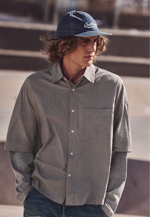 PULL&BEAR, DOUBLE SLEEVE CHECK SHIRT - Chemise - yellow