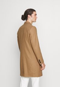 Lindbergh COAT - Abrigo clásico - camel