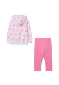 Sudadera con capucha blanca con un estampado de flores rosas y leggings rosas a juego. Tejido suave, cintura elástica, corte casual.