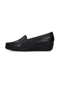 Scarpa slip-on in pelle nera con punta arrotondata, dettagli di cucitura sottili e suola a zeppa per un'altezza maggiore. Texture liscia su tutta la superficie.
