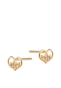 Złote kolczyki w kształcie serca z koronkowym wzorem i trzema osadzonymi, przezroczystymi kamieniami. Gładka tekstura i wypolerowane wykończenie.