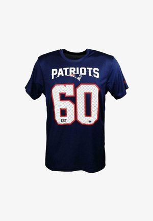 Marineblaue Patriots T-Shirt mit weißer und roter Nummer 60 und Patriots-Logo mittig auf der Brust.