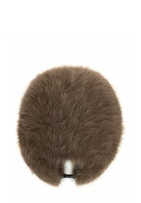 Brązowy kołnierz z sztucznego futra o okrągłym kształcie, z miękką, puszystą teksturą i czarną elastyczną opaską z tyłu, ułatwiającą zakładanie.