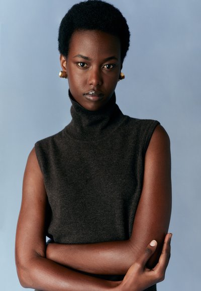 Filippa K TURTLENECK VEST - Top - mocha