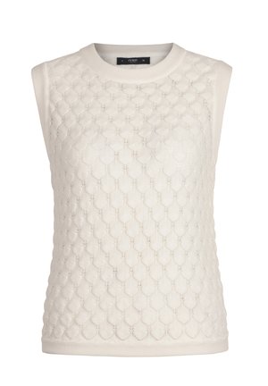 Besisukantis baltas palaidinė be rankovių, pasižyminti tekstūriniu mezgimo raštu, primenančiu žvynus, apvalia iškirpte ir vientisu apvadu apačioje bei pažastyse.