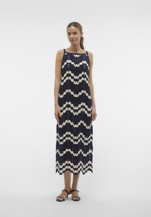 VMVENUS 7/8 DRESS - Strikkjoler - navy blazerdetail/birch