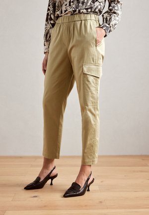 Marc O'Polo PULL-ON PANTS ANKLE LENGTH MODERATE BARREL LEG - Cargo trousers - steamed sage