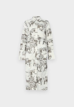 Lange jurkblouse, wit met een bruine abstracte print, kraag en sluiting met knopen aan de voorkant. Lange mouwen met een rechte snit. Zacht, glad materiaal.