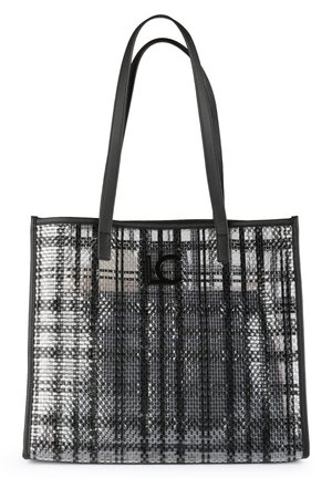 Sort og sølv ternet tote taske med lange sorte håndtag og en firkantet sort logo-patch foran i midten.