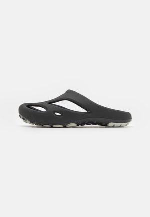 SHANTI - Pantolette flach - black/dawn blue