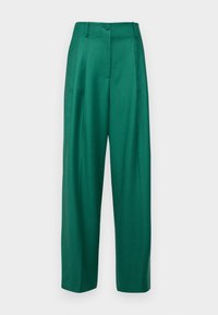 Pantaloni su misura verdi con vita alta, gamba larga, chiusura con un bottone e texture liscia, caratterizzati da pieghe frontali e senza tasche.