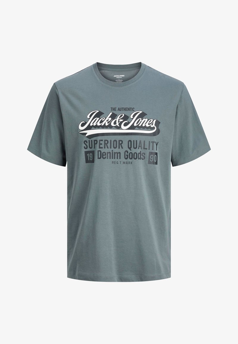 Grå t-shirt med korte ærmer og rund hals med "Jack & Jones Superior Quality Denim Goods 1990" trykt i hvid og sort tekst foran.