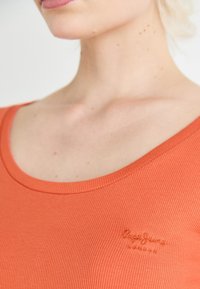 Pepe Jeans Långärmad tröja - orange
