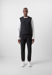 Rapha - MENS INSULATED VEST - Veste sans manches - black Image miniature 1