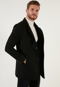 Buratti Cappotto corto - black