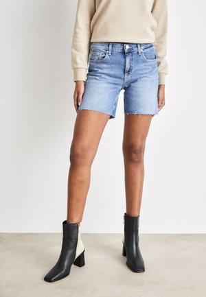 MADDIE - Farmer rövidnadrágok - denim medium