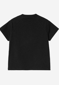 Camiseta negra de manga corta con cuello redondo y mangas raglán. Fabricada en tejido suave de textura lisa. Diseño sencillo.