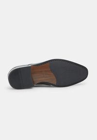 Bata Stringate eleganti - nero