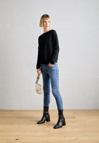 Marc O'Polo LONGSLEEVE ROUND NECK - Džemper - black