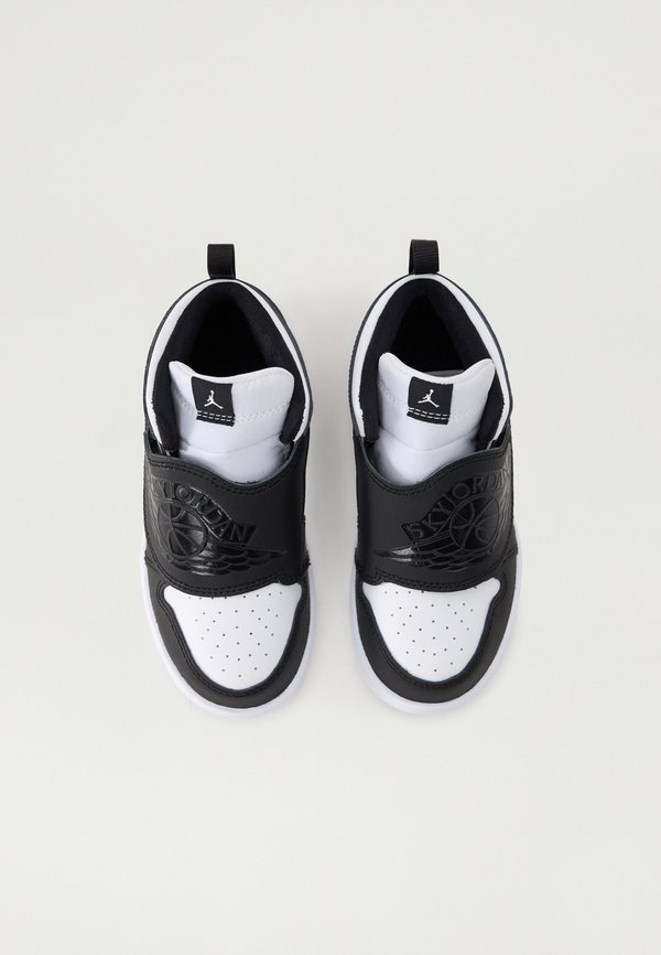 SKY 1 UNISEX - Trainers2