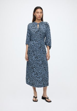 b.young, LAYER - Vestido informal - little boy blue mix