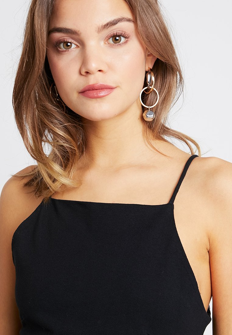 Urban Classics Abito Estivo Con Spalline Sottili - Mini Dress In Cotone, Scollo Profondo, Vestibilità Comoda, Nero
