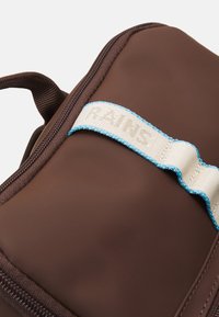 Rains TRAIL CARGO BACKPACK UNISEX - Mochila - frame