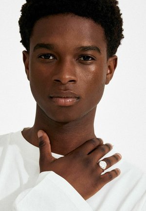 Rank 15: Pilgrim - AIR - Ring