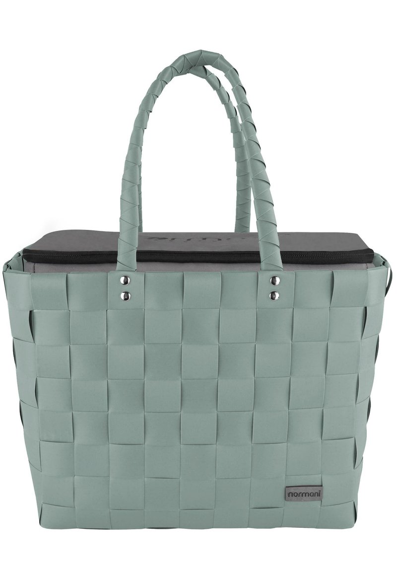 Grüne geflochtene Tragetasche mit zwei strukturierten Griffen, einem soliden schwarzen Reißverschluss oben und metallischen Akzenten für Langlebigkeit. Verfügt über ein Rautenmuster.