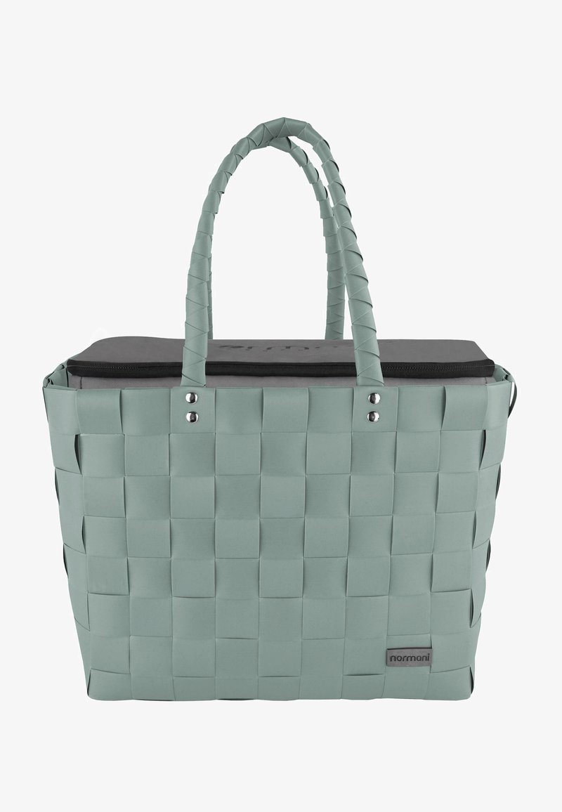 Grüne geflochtene Tragetasche mit zwei strukturierten Griffen, einem soliden schwarzen Reißverschluss oben und metallischen Akzenten für Langlebigkeit. Verfügt über ein Rautenmuster.