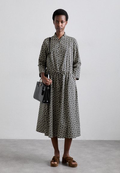 Tory Burch ROBINSON SPAZZOLATO SMALL SATCHEL - Handtas - black