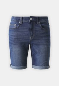 Mörkblå denimshorts med en klassisk design, uppvikt fåll, femficksdesign och metallbeslag för stängning och fickdetaljer.