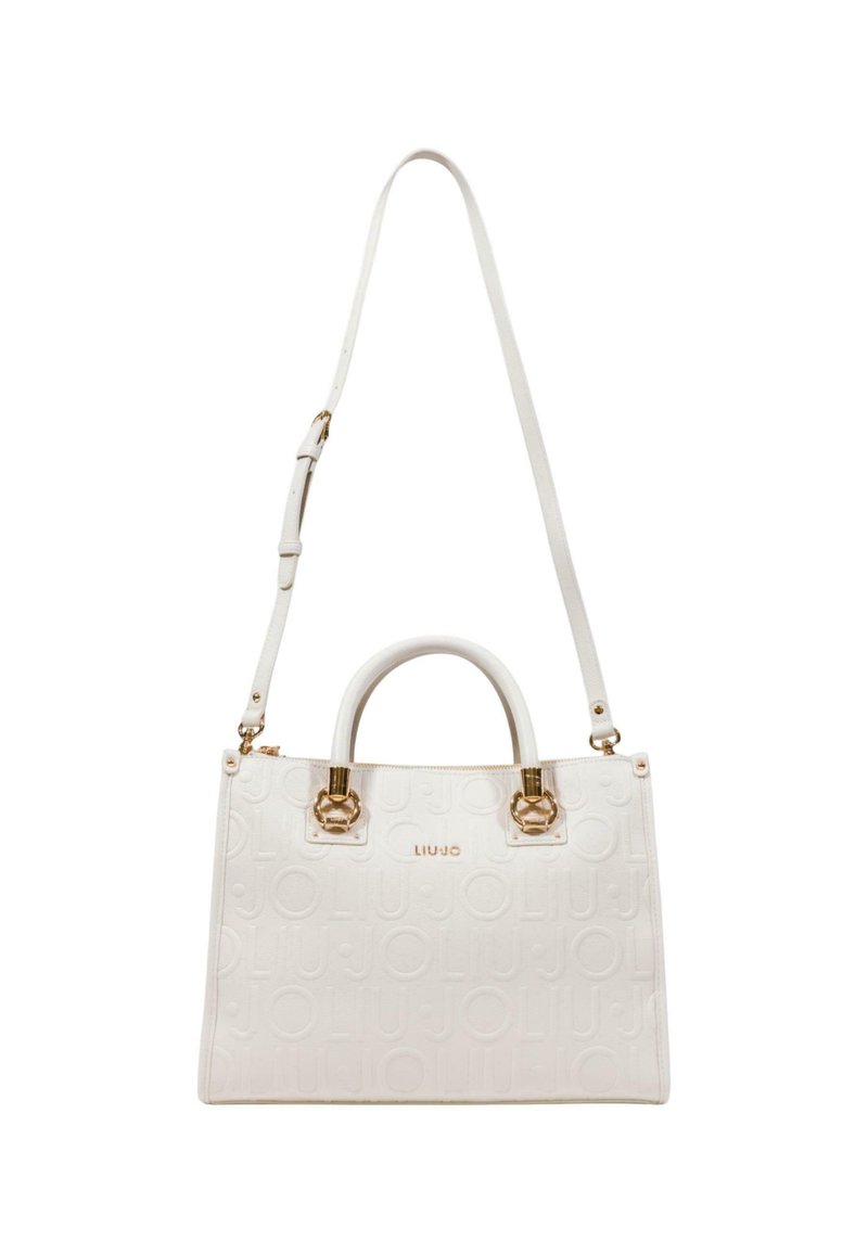 Hvid rektangulær håndtaske med præget "LIU JO" mønster, guldfarvet hardware, to håndtag og en justerbar skulderrem.