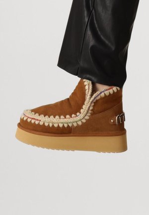 Platform ankle boots - cognac