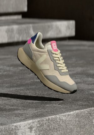 PAULISTANA - Sneaker low - cashew/oxford grey