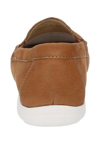Braune Leder-Casualschuhe mit einer abgerundeten Ferse, genähten Details und einer weißen Gummisohle. Das Innere weist ein gefüttertes Textildesign auf.