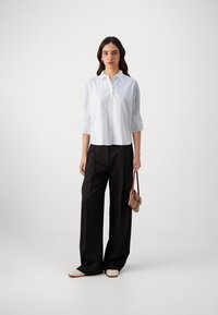 HUGO ETJE - Button-down blouse - white