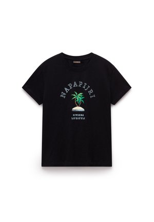 T-shirt en coton noir avec le texte "NAPAPIJRI" et un graphique de palmier en vert et bleu, avec "RIVIERA LIFESTYLE" en dessous.