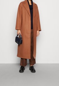 Anna Field Mantel - camel