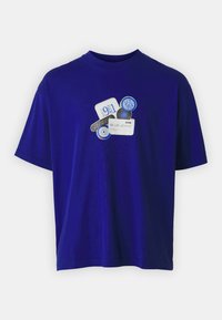 Replay M9Z1 T-SHIRT - Trükipildiga T-särk - true blue