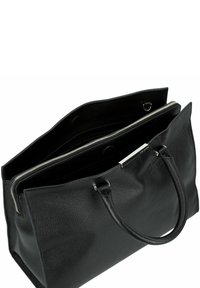 Bolso tote de cuero negro con superficie texturizada, asas dobles, cierre de cremallera y un detalle plateado. Interior espacioso con varios compartimentos.