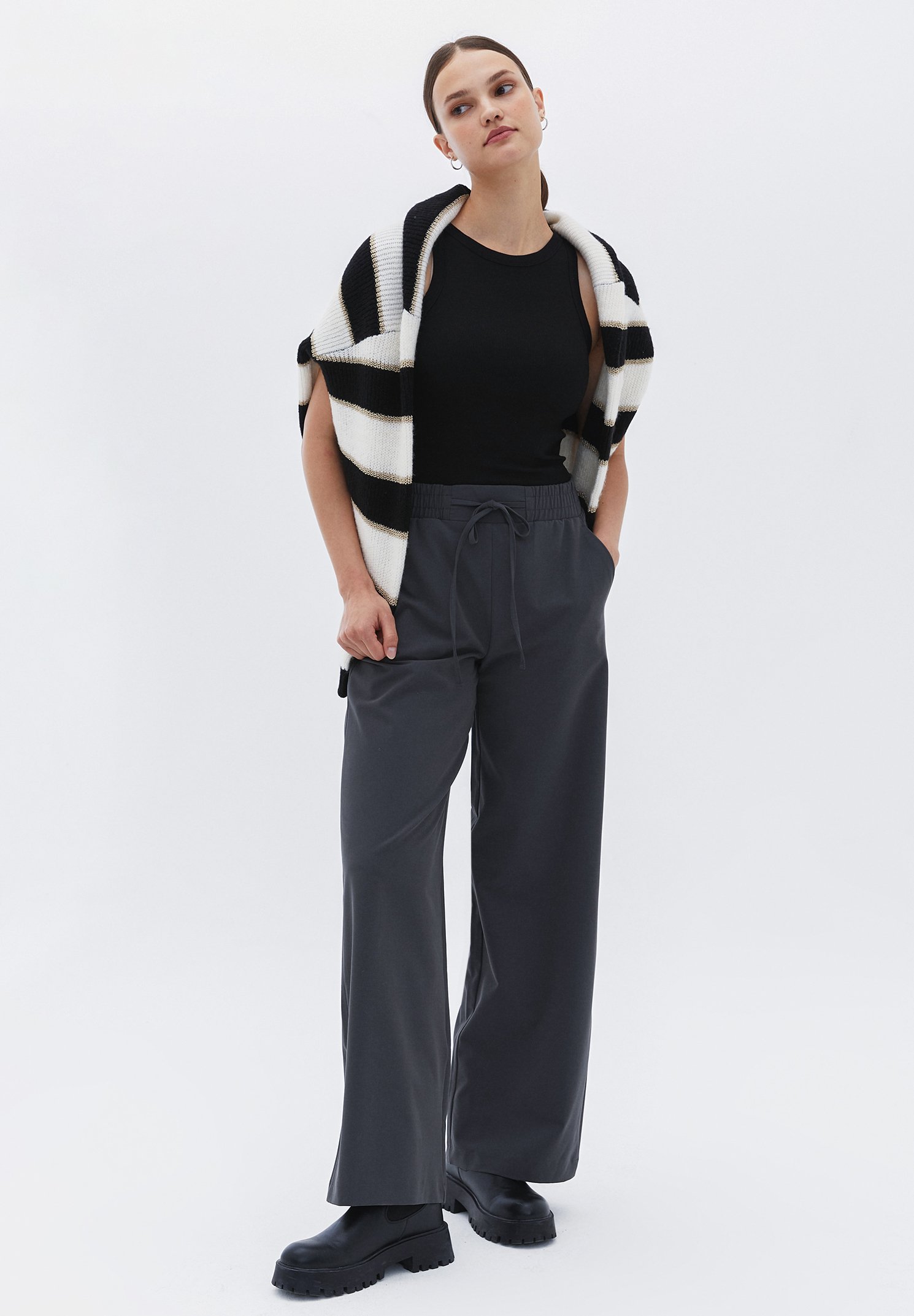 ★LARTIGENT★ L12 CHECK HALTER TSHIRT SETYELLOW L12 CHECK HALTER T-SHIRT SET(BLACK) - 감도 깊은 취향 셀렉트