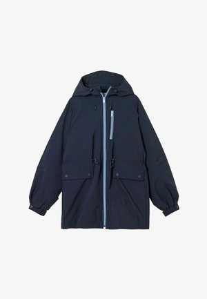 Tmavomodrá kapucňová bunda so svetlomodrými zipsami na prednej strane a na hrudi, dvoma vreckami s chlopňou na patentné gombíky, nastaviteľnými sťahovacími šnúrkami v páse a elastickými manžetami.