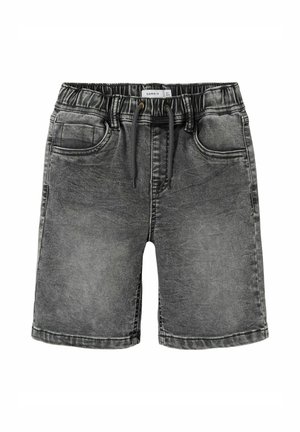 Shorts en denim gris avec une taille élastique, un détail de cordon de serrage, deux poches avant et une texture décolorée sur l'ensemble.