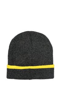 Gorro de punto en gris oscuro con una franja amarilla en la base. Textura suave, forma redondeada, diseñado para proporcionar calidez y comodidad.