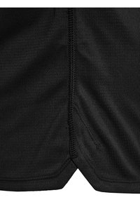 Zwarte sportshorts gemaakt van textuurstof, met vlakke naden en een splitzoomontwerp voor verbeterde beweging.