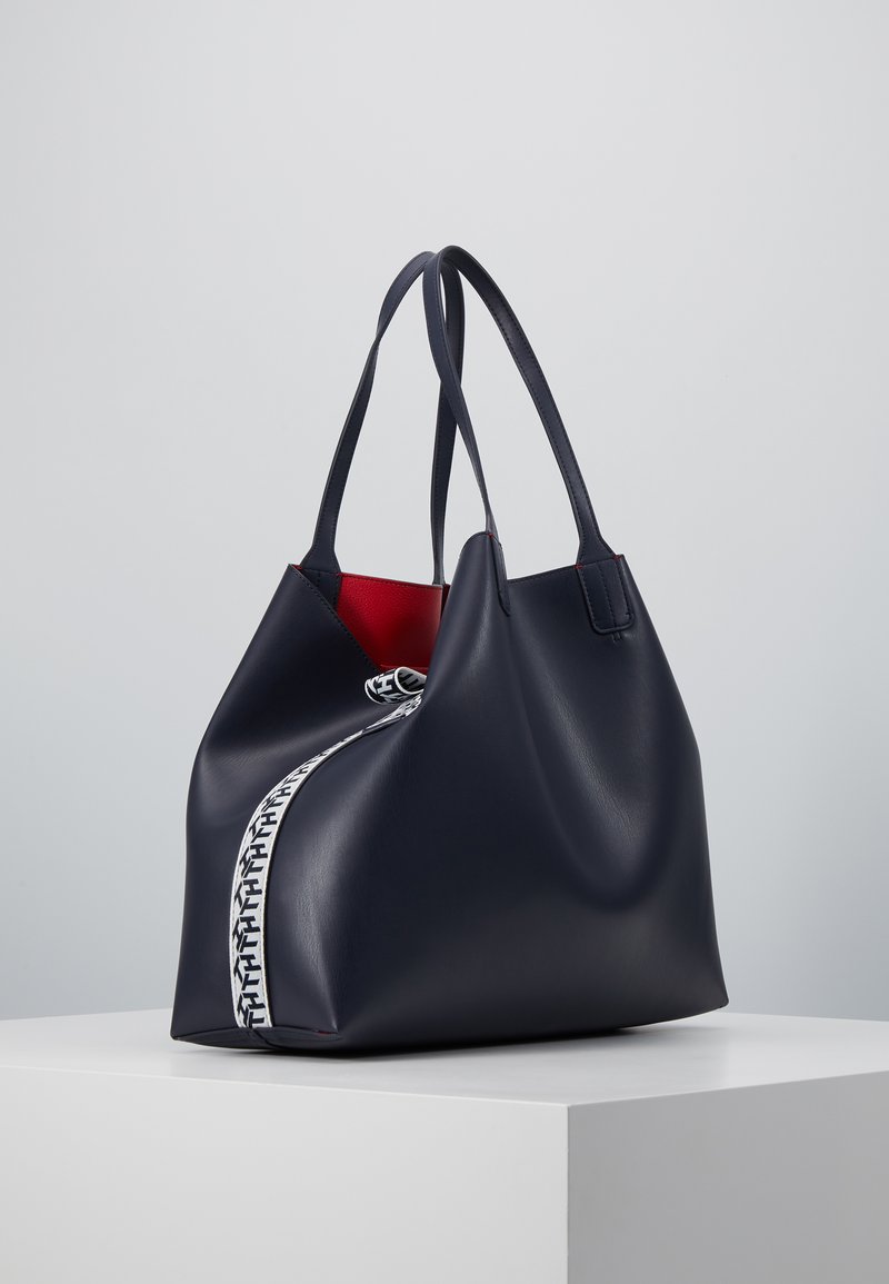 Iconic Luxury Tote Bags For Sale
