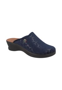 Zoccolo blu navy con superiore in tessuto testurizzato, suola a zeppa nera curvata e soletta in sughero. Presenta un'etichetta con logo sul lato.